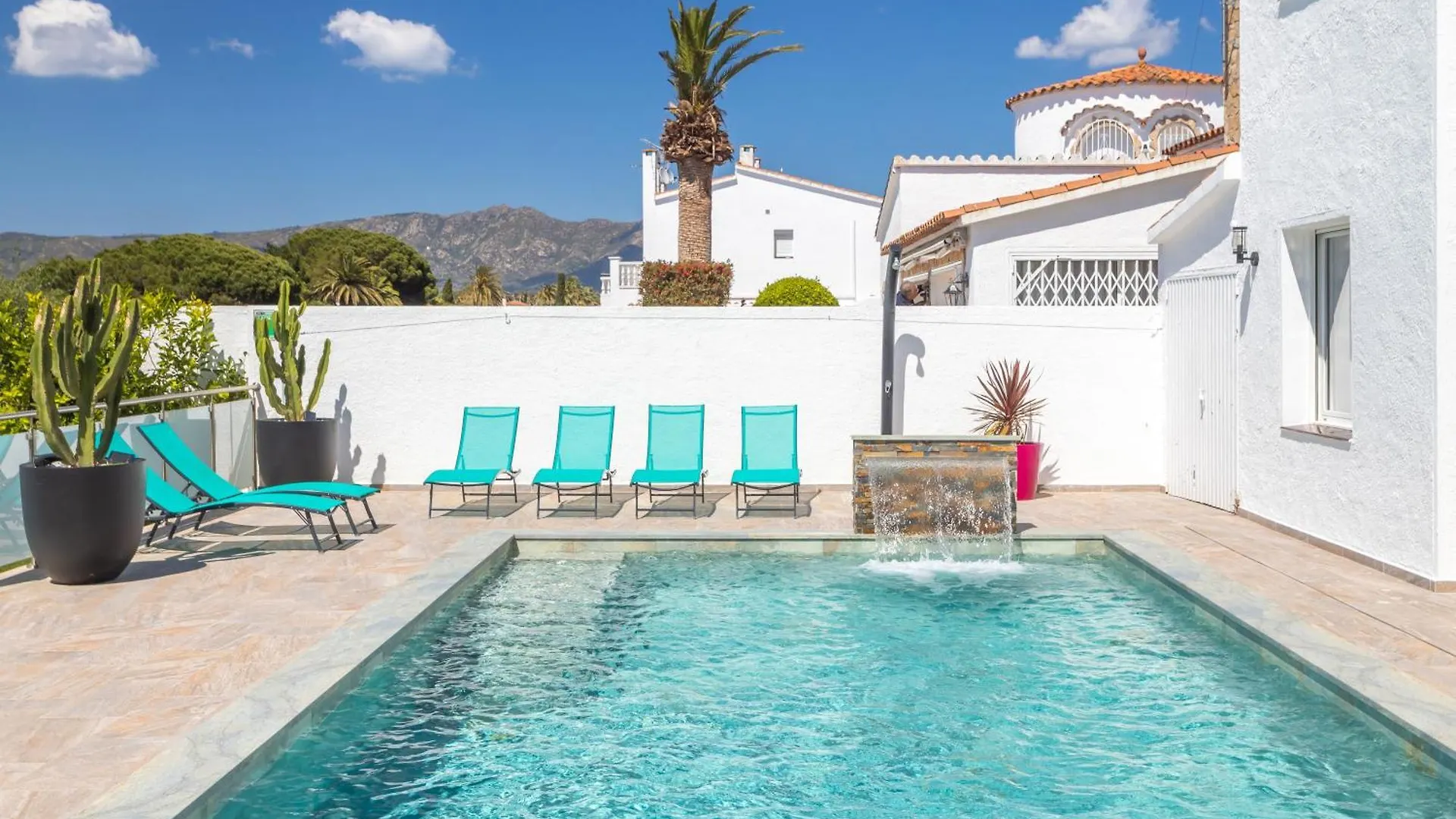 V028 - Empuries Villa Empuriabrava Spain